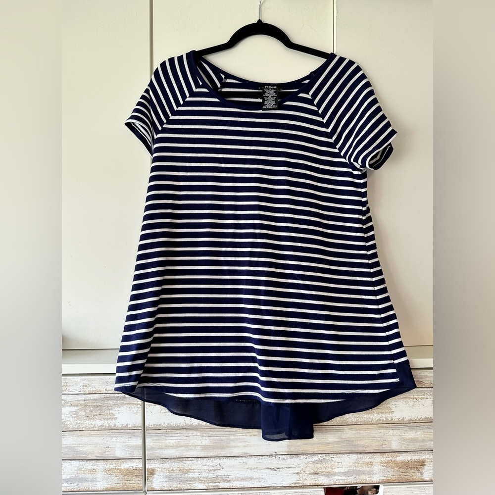 💙 Premise Navy White Striped High Low Tunic Tee Medium Nautical